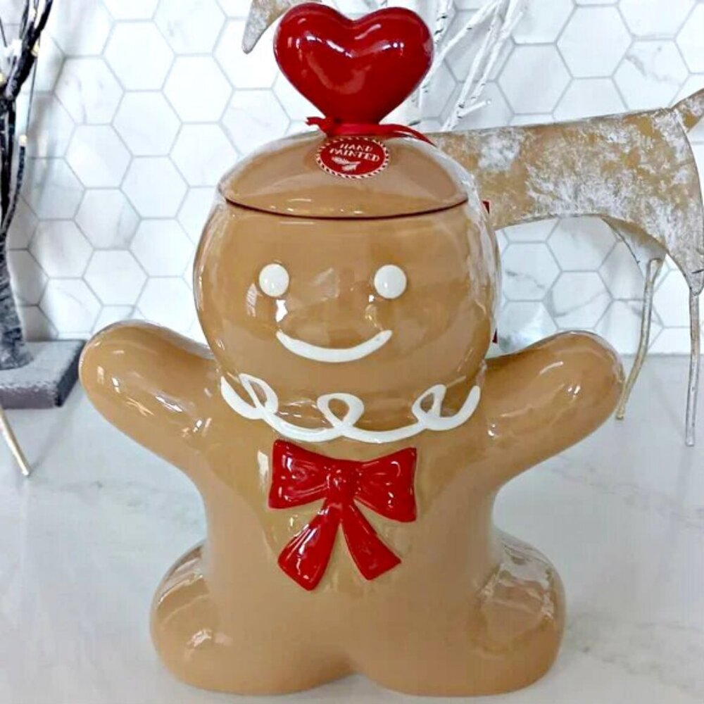 NEW! GINGERBREAD MAN W/HEART COOKIE JAR